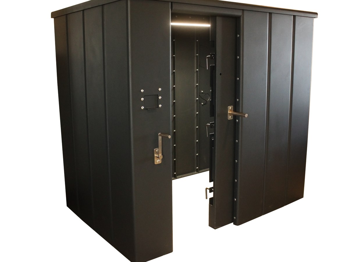 Safety Room TITAN en acier, porte ouverte